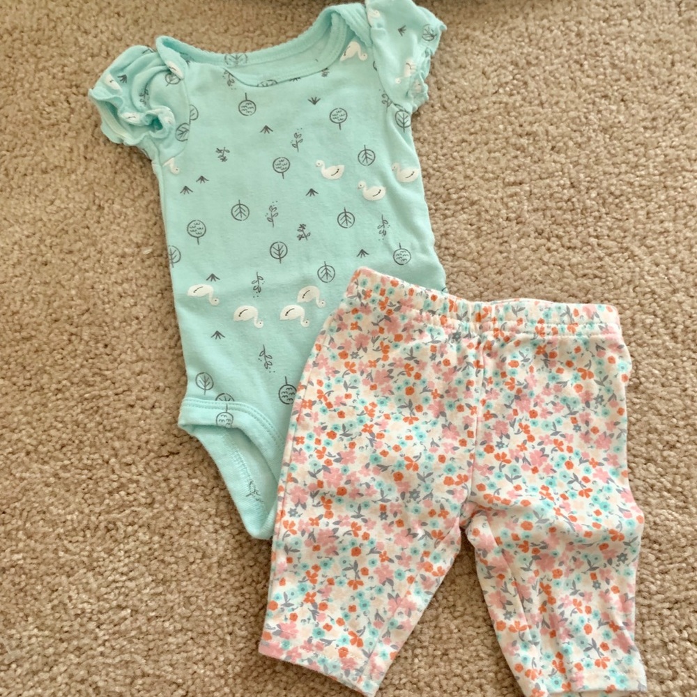 Carters set ! Bundle 5/$20!